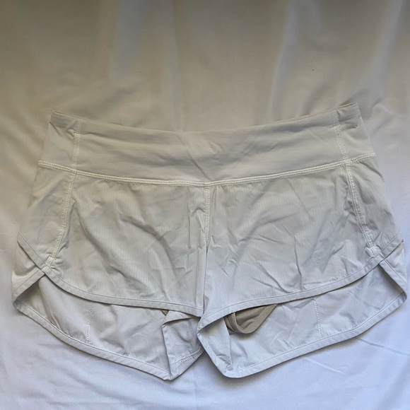 THREE Lululemon Athletica - Speed Up Low-Rise Lined Short 2.5". Size 6. - Picture 5 of 10